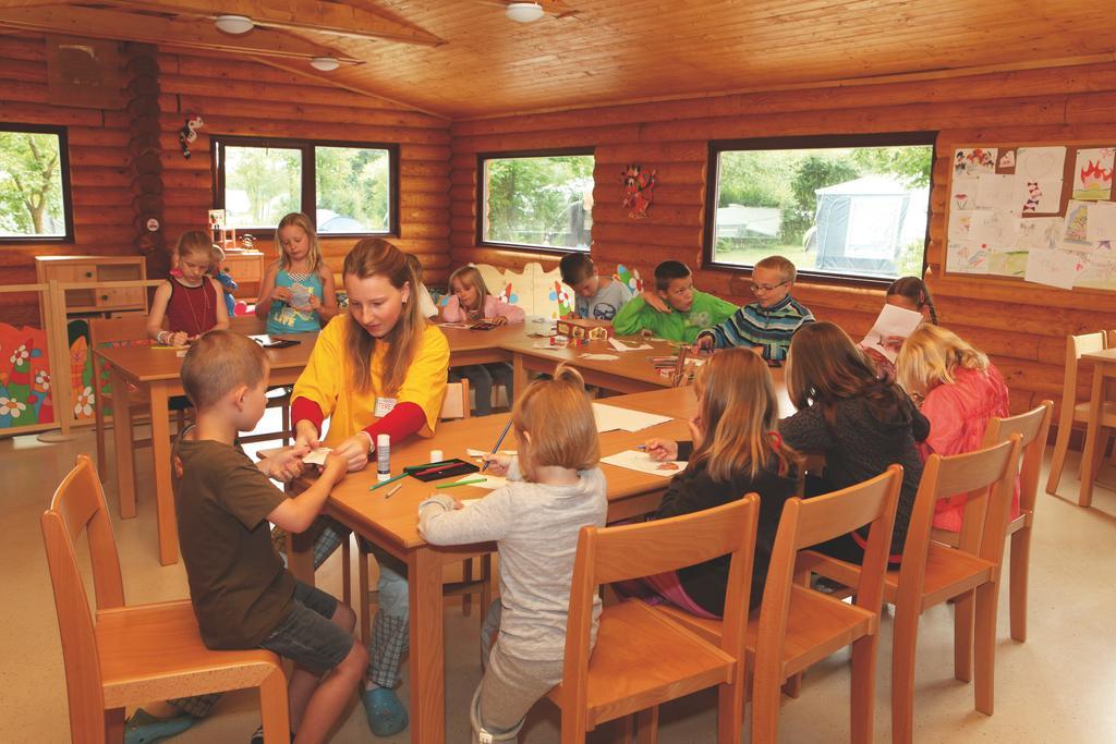 Camping Oase Praha Hotel Zlatniky  Exterior photo