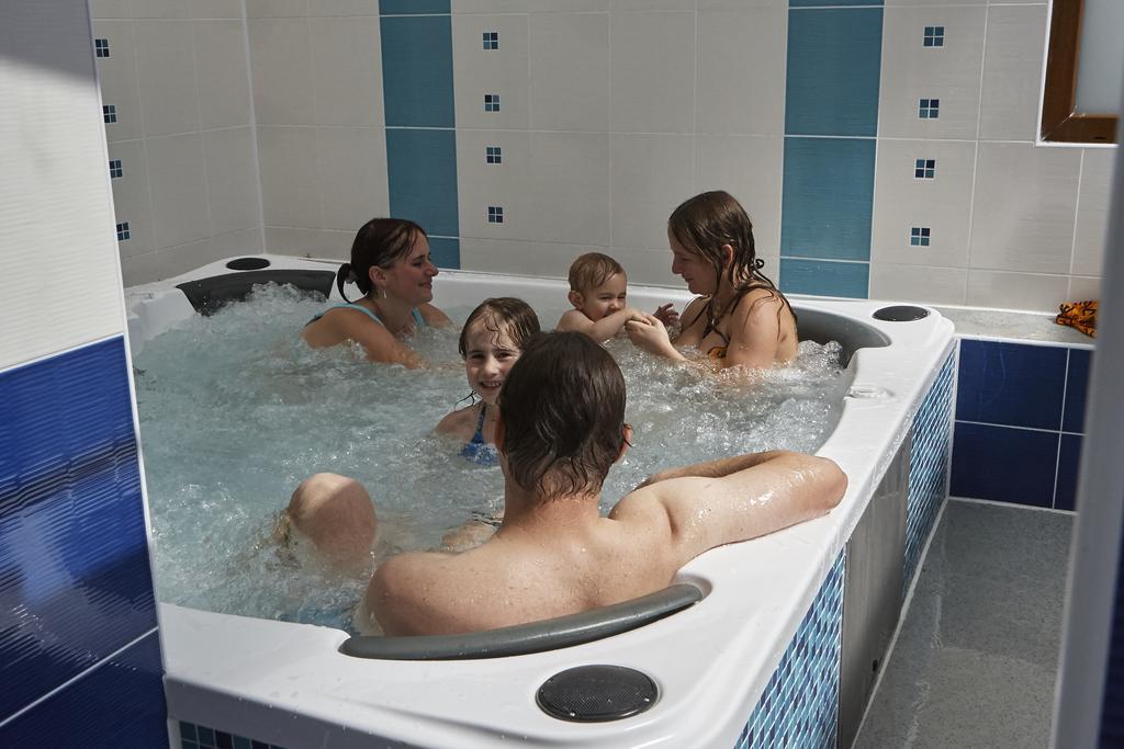 Camping Oase Praha Hotel Zlatniky  Exterior photo